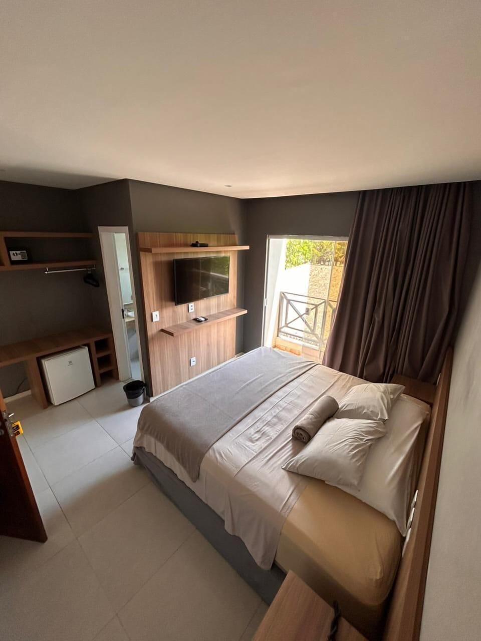 Superior Double or Twin Room | Desk, laptop workspace, blackout drapes, soundproofing