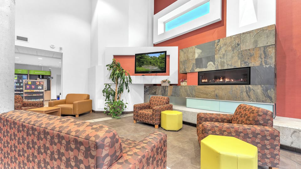 Residence & Conference Centre - London Hotel in London