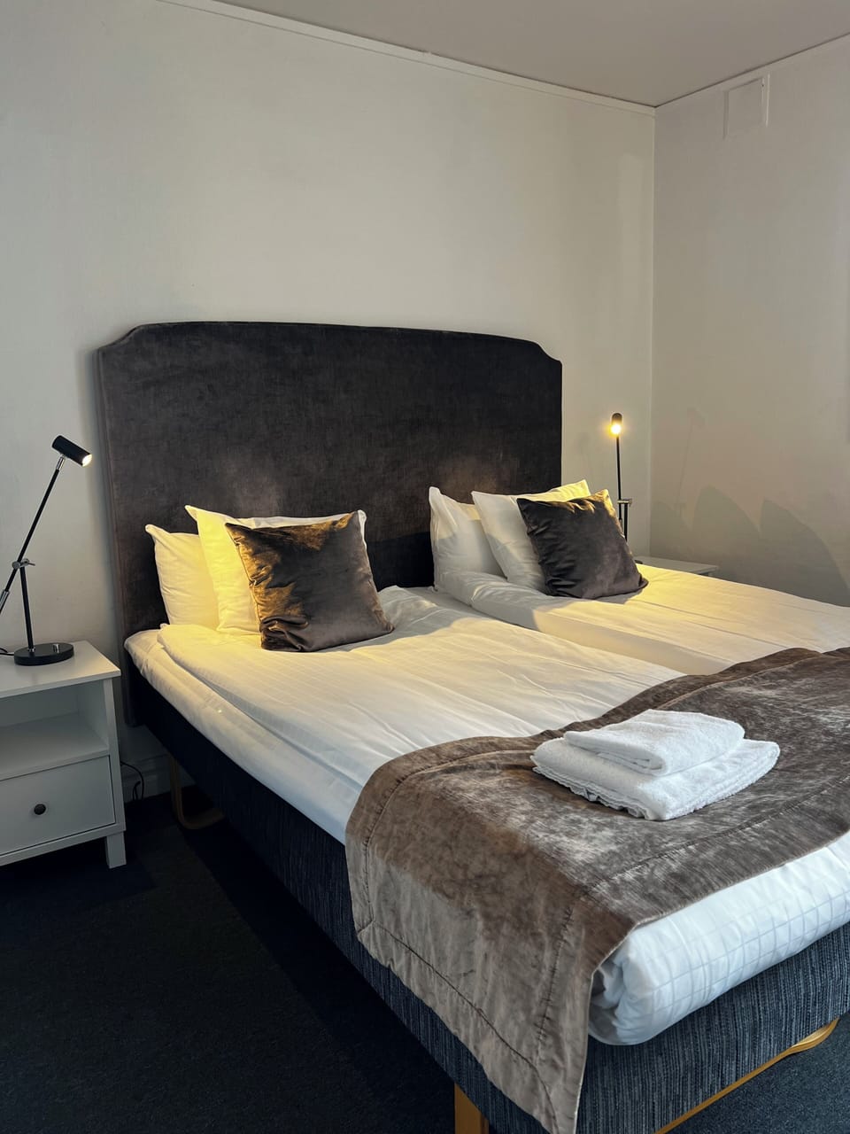 WiFi (free), bed sheets