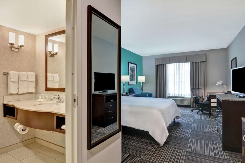 In-room safe, desk, laptop workspace, free WiFi