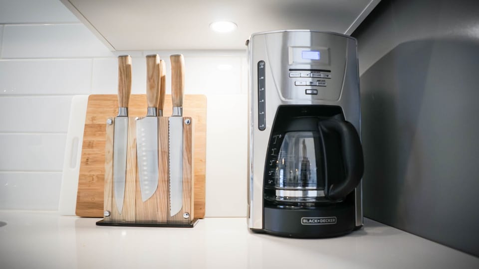 The Revy Den | Coffee and/or coffee maker