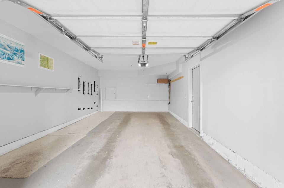 Condo (3 Bedrooms) | Property amenity