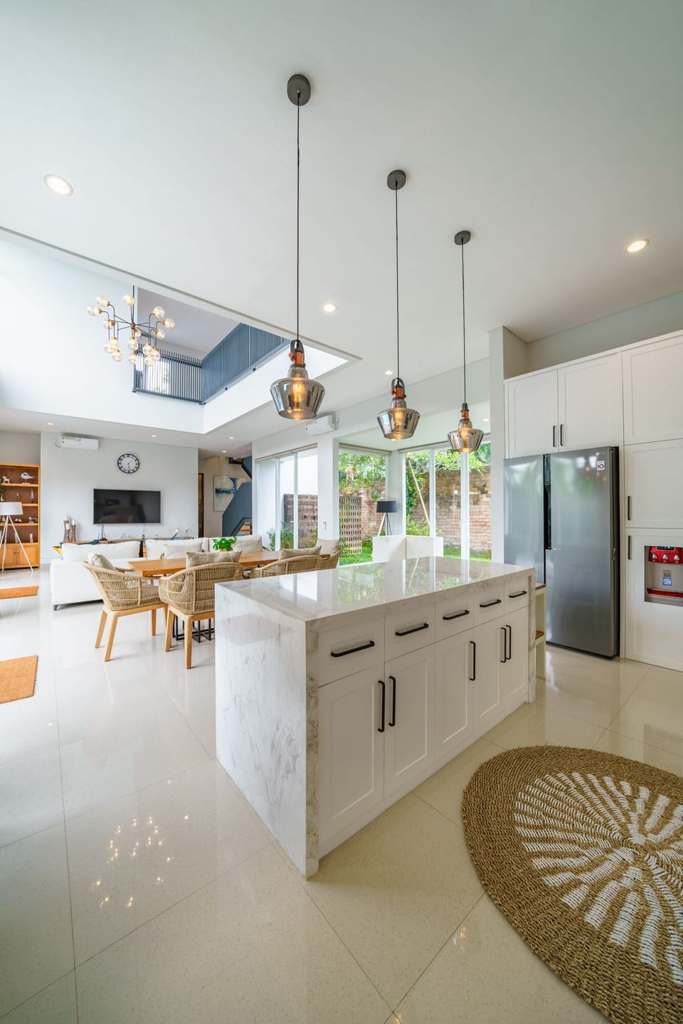 Fridge, microwave, stovetop, blender