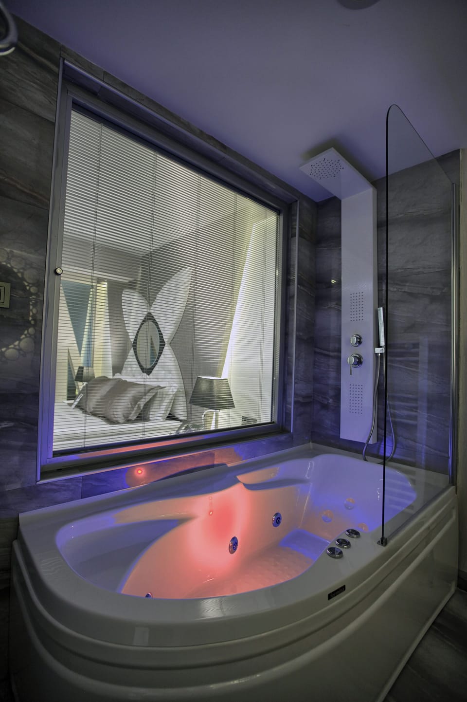 Executive Penthouse, Terrace (Jacuzzi) | Bathroom | Hair dryer, slippers, towels