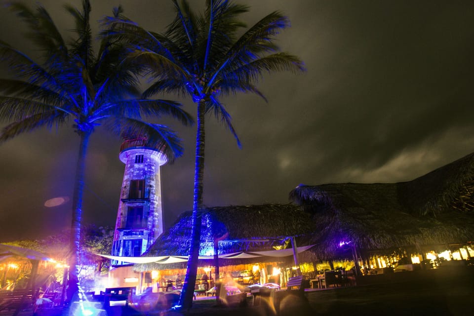 20 bars/lounges, 20 beach bars, poolside bar