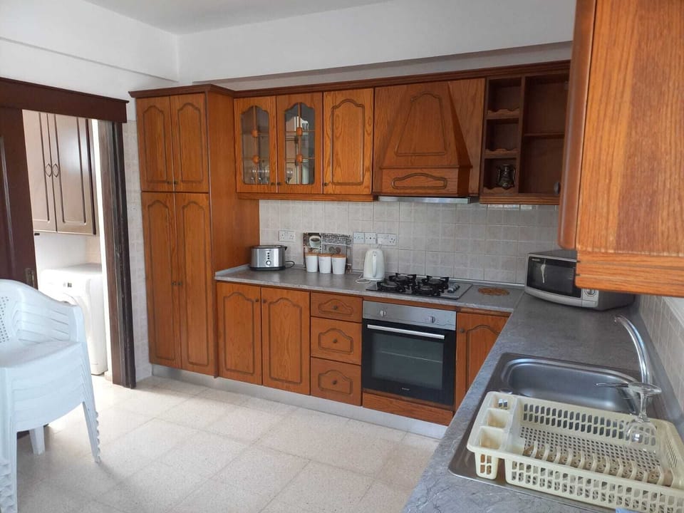 Villa | Private kitchen | Fridge, microwave, oven, stovetop