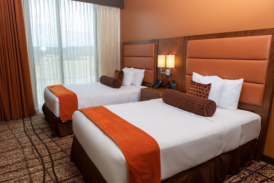 Hypo-allergenic bedding, in-room safe, desk, laptop workspace