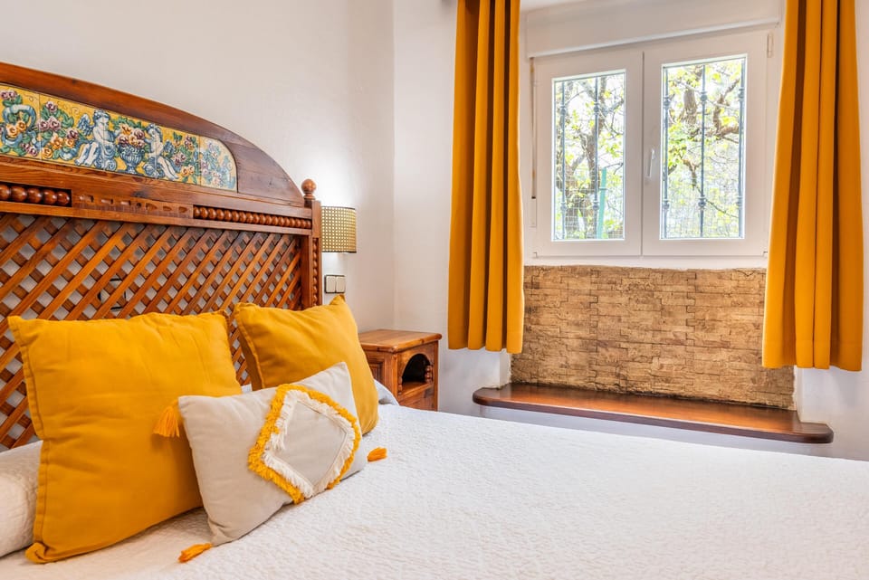 Double or Twin Room | WiFi (free), bed sheets