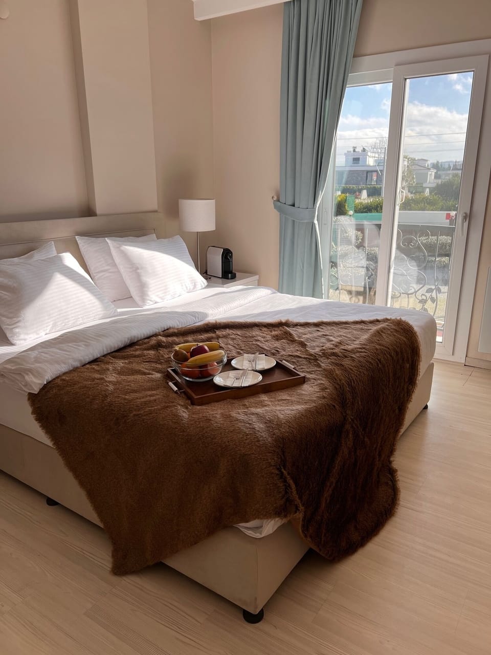 Classic Double Room | Minibar, in-room safe, individually decorated, free WiFi