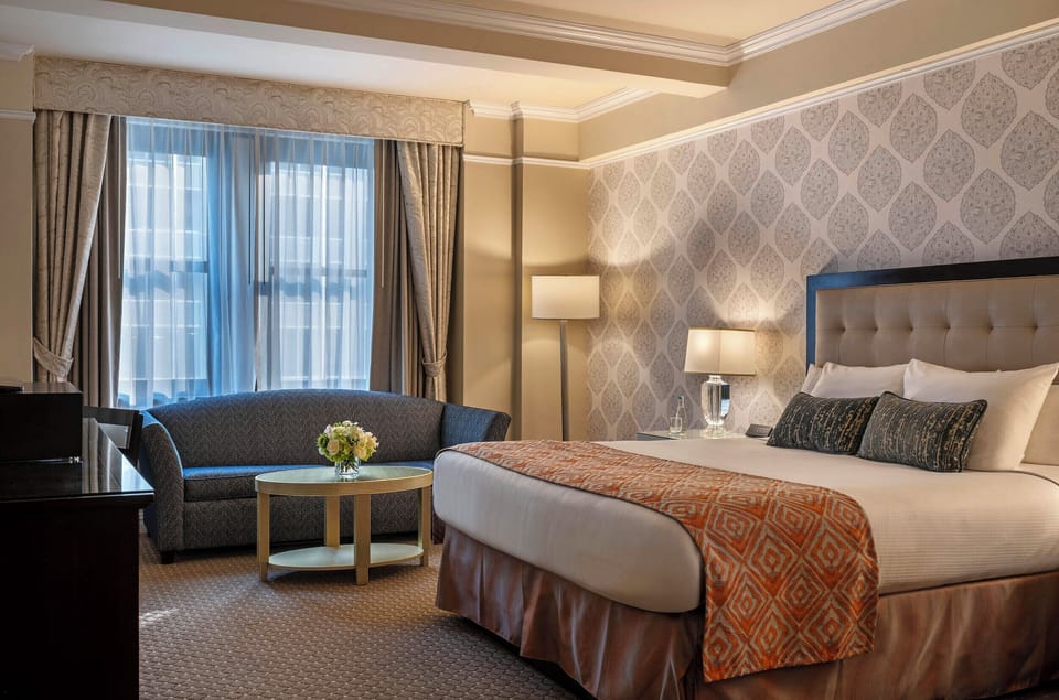 Premier Suite, 1 Bedroom | Premium bedding, down comforters, in-room safe, desk