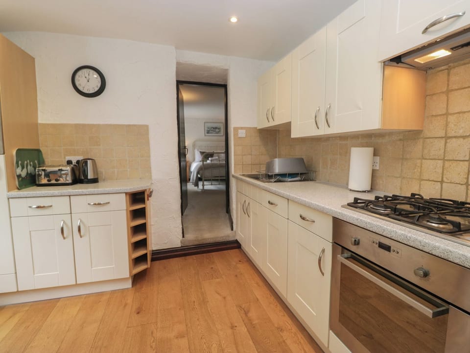 Cottage | Private kitchen | Fridge, dishwasher, electric kettle, toaster