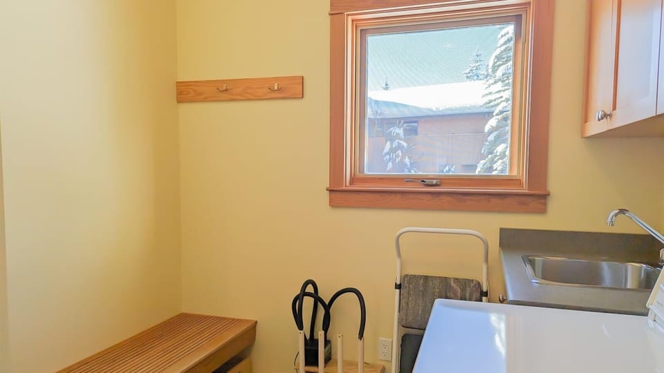 House, 3 Bedrooms | Interior