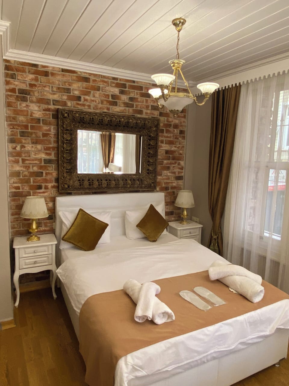 Deluxe Triple Room | Iron/ironing board, free WiFi, bed sheets
