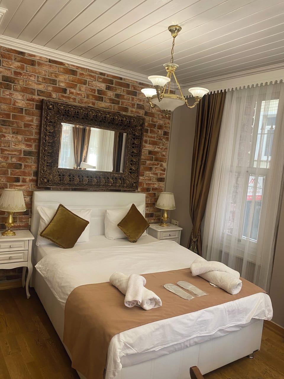 Deluxe Triple Room | Iron/ironing board, free WiFi, bed sheets