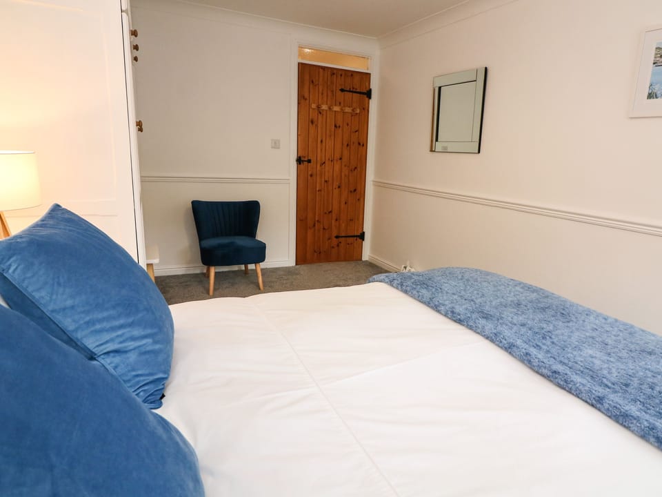 2 bedrooms, individually decorated, individually furnished, free WiFi