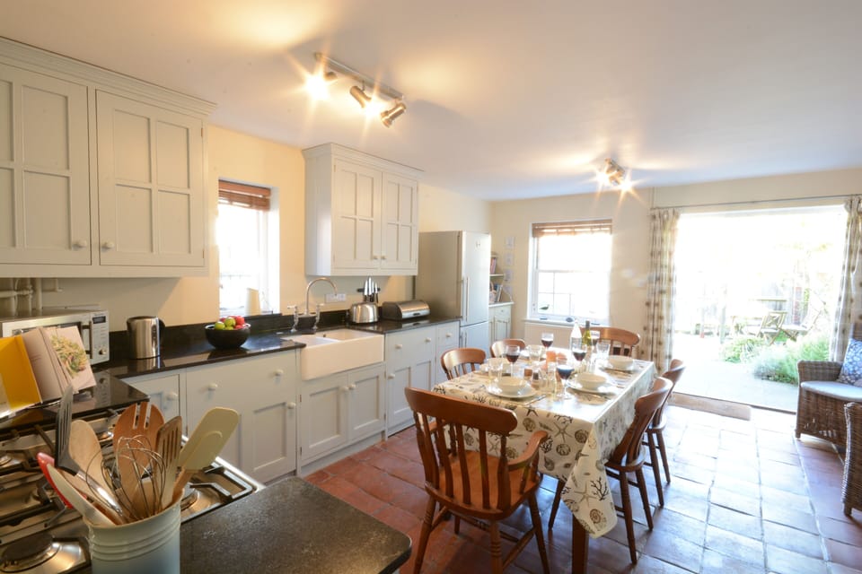 Fridge, dishwasher, cookware/dishes/utensils
