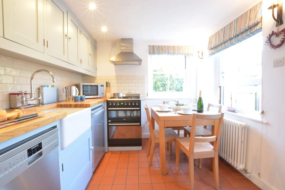 Fridge, dishwasher, cookware/dishes/utensils