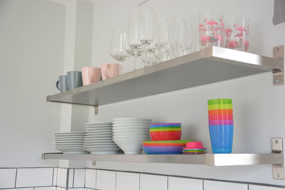 Fridge, dishwasher, cookware/dishes/utensils