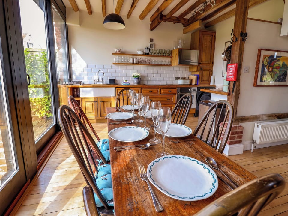 Cottage | Dining