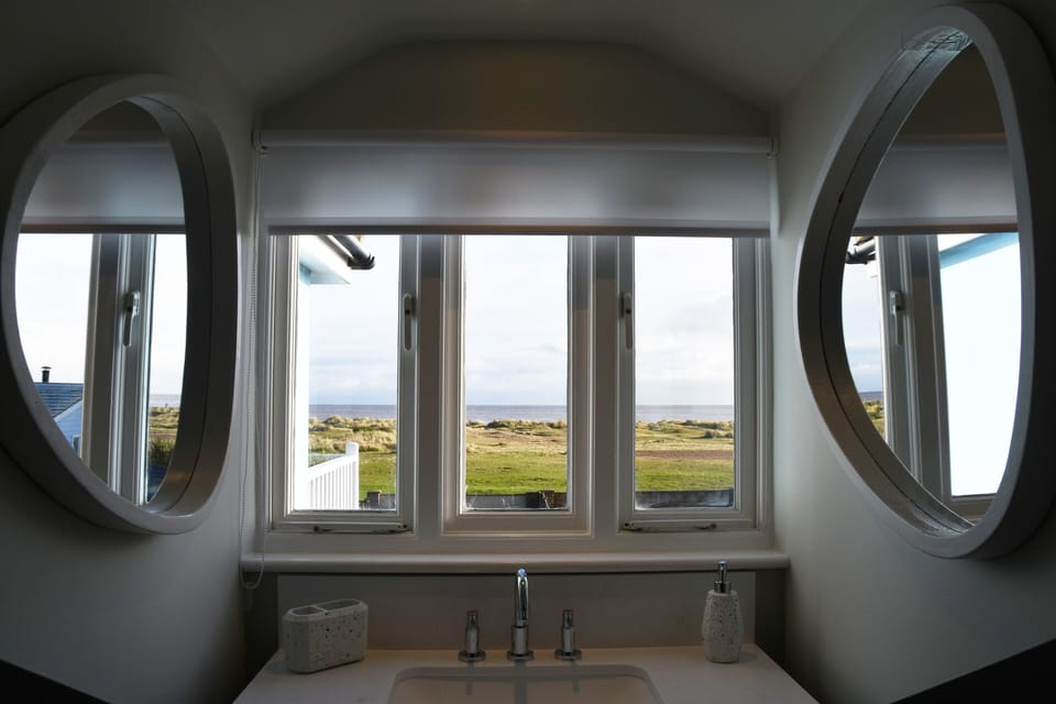4 bedrooms, individually decorated, individually furnished, free WiFi