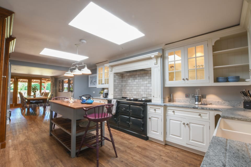Fridge, dishwasher, cookware/dishes/utensils