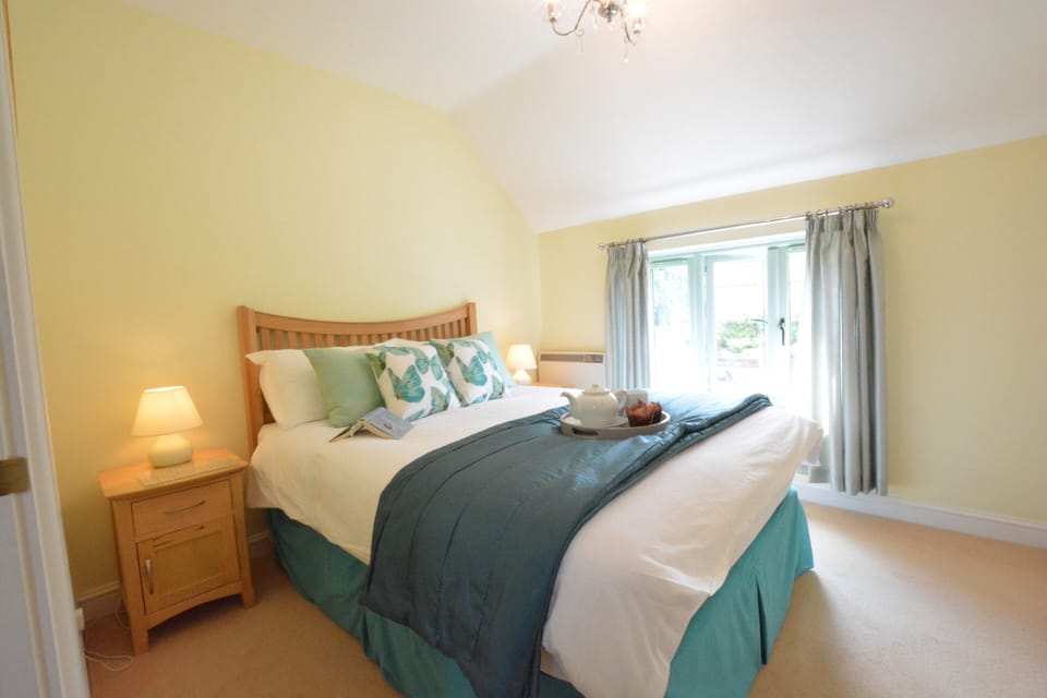 Seafarers Cottage in Mid Suffolk District