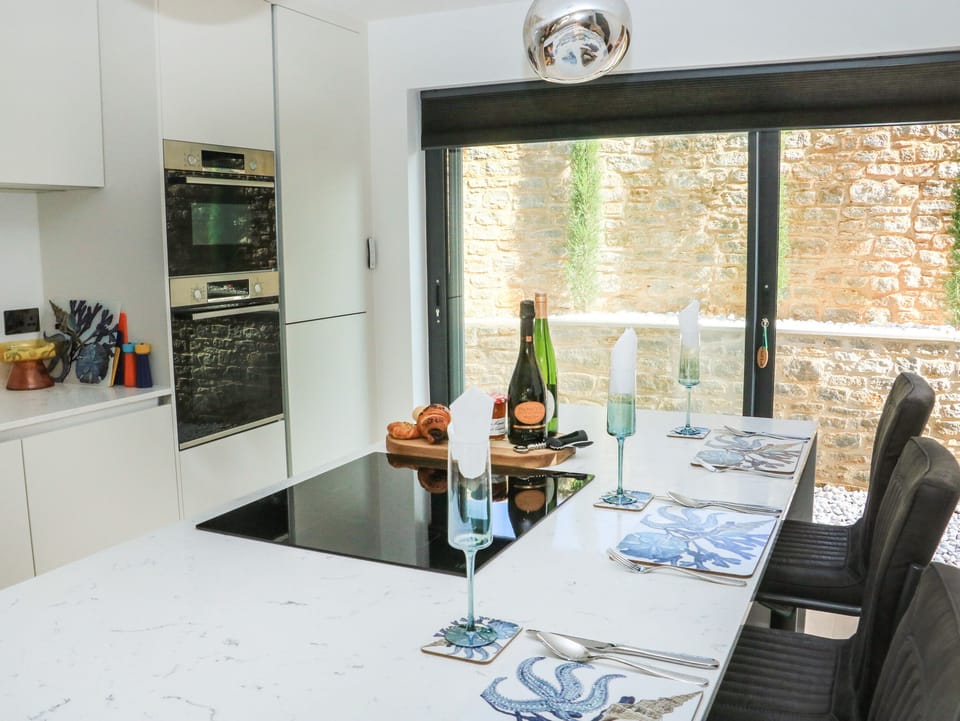 Fridge, dishwasher, electric kettle, toaster
