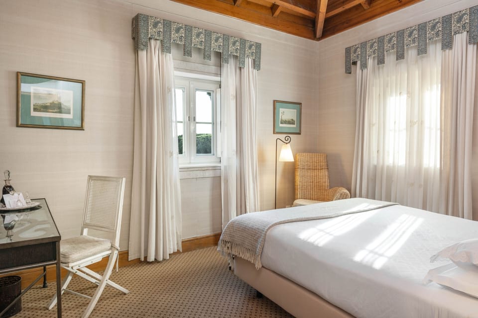 Mansard Room | In-room safe, desk, blackout drapes, free WiFi