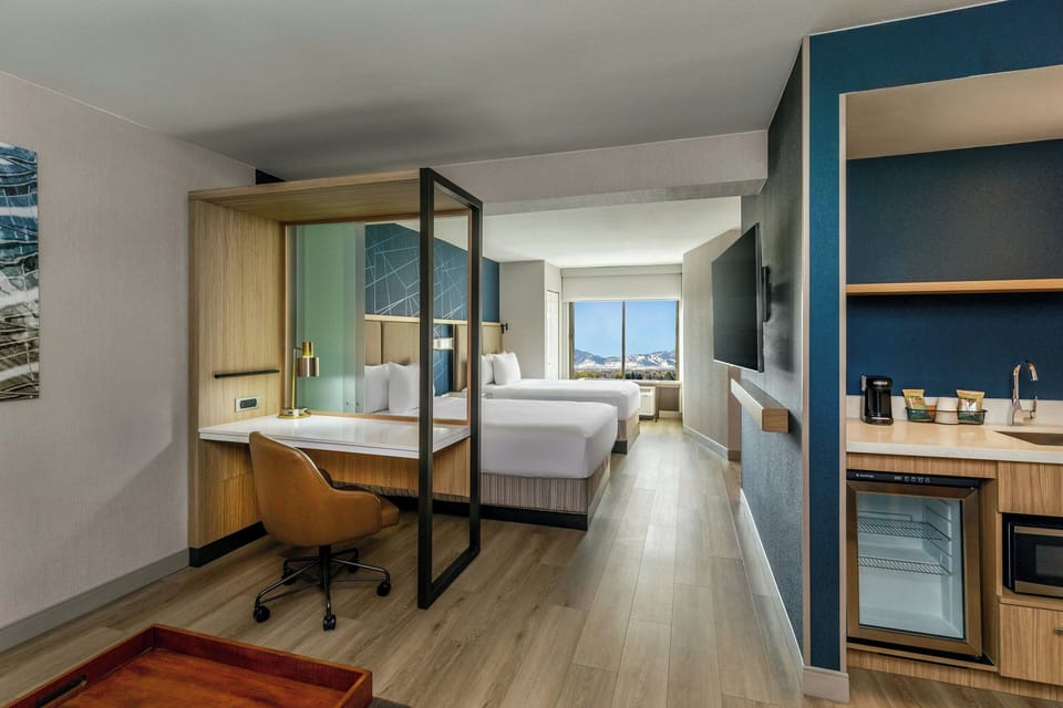 Premium bedding, in-room safe, desk, laptop workspace