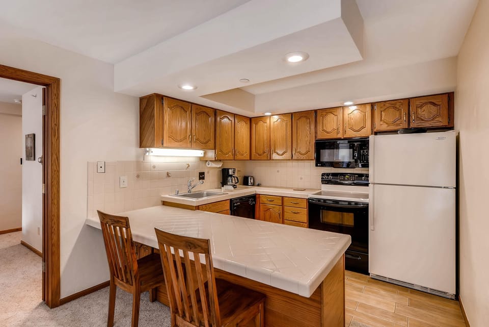 Condo, 1 King Bed with Sofa bed (Westwind 206 2BD 2BA Gold Condo in Li) | Private kitchen