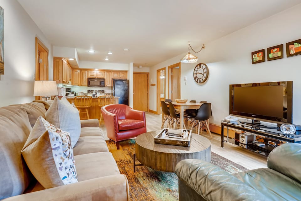 Condo, 1 King Bed with Sofa bed (Westwind 308 2BD  Gold Condo with A/C) | Living room | TV