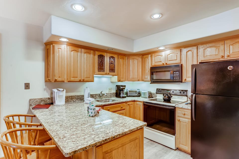 Condo, 1 King Bed with Sofa bed (Westwind 308 2BD  Gold Condo with A/C) | Private kitchen