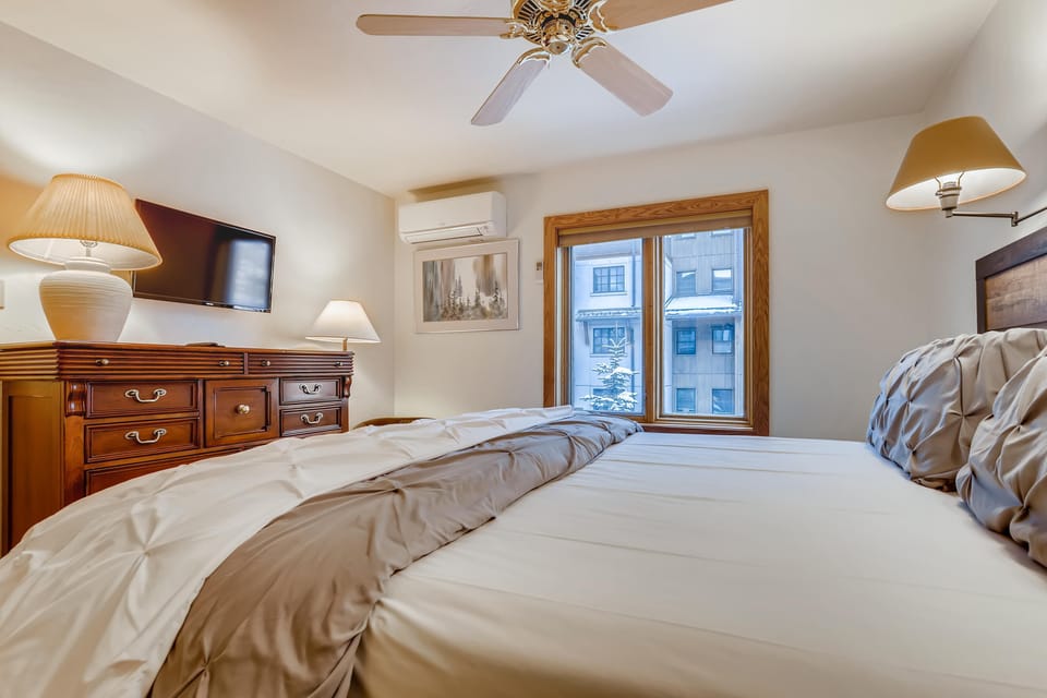 Condo, 1 King Bed with Sofa bed (Westwind 308 2BD  Gold Condo with A/C) | 2 bedrooms