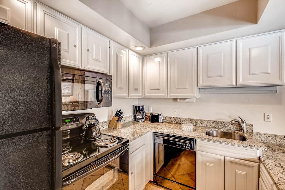 Condo, 1 King Bed (Westwind 403 1BD 2BA Gold Condo in Li) | Private kitchen