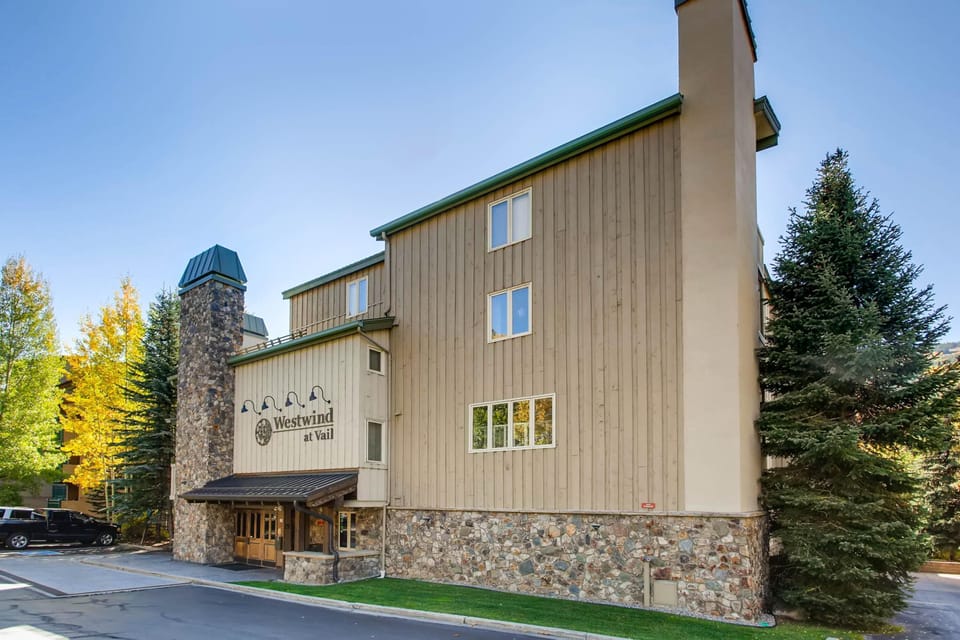 Condo, 1 King Bed with Sofa bed (Westwind 109 1BD 1.5BA Gold Condo in ) | Exterior