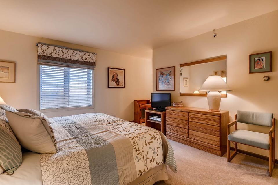 Condo, 1 King Bed with Sofa bed (Westwind 109 1BD 1.5BA Gold Condo in ) | 1 bedroom