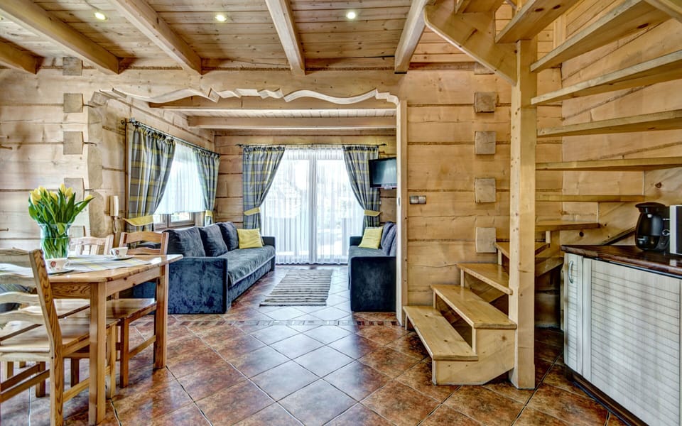 Chalet (200747779) | Living room | 32-inch flat-screen TV with digital channels, LED TV, fireplace