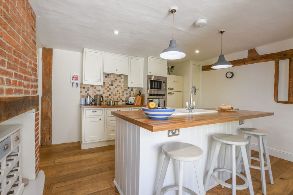 Fridge, dishwasher, cookware/dishes/utensils