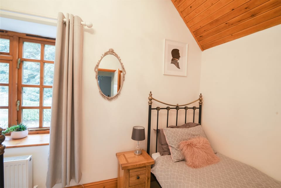 3 bedrooms, individually decorated, individually furnished, free WiFi