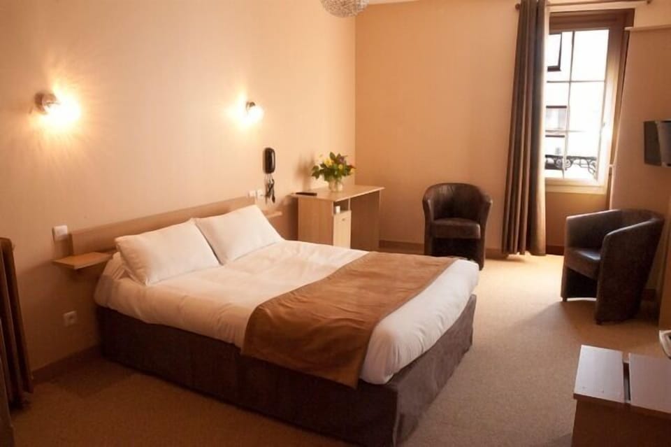 Comfort Twin Room | Cribs/infant beds, rollaway beds, free WiFi, bed sheets