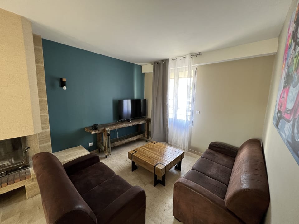 43-inch Smart TV with satellite channels