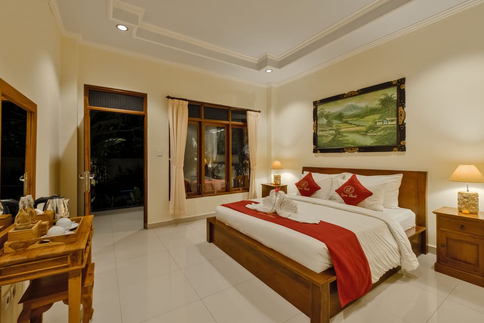 Desk, WiFi, bed sheets