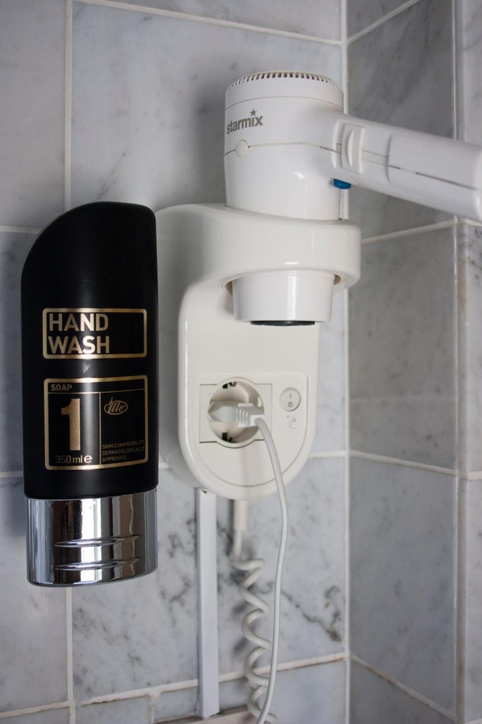 Shower, free toiletries, towels