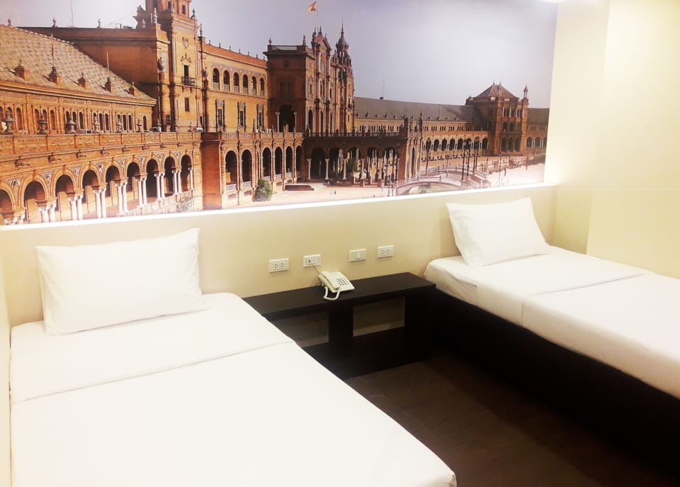 Deluxe Twin Room | Desk, free WiFi, bed sheets