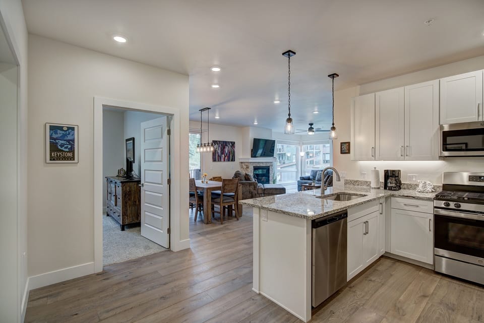 Condo, 2 Bedrooms | Private kitchen | Coffee/tea maker, fridge, oven, toaster