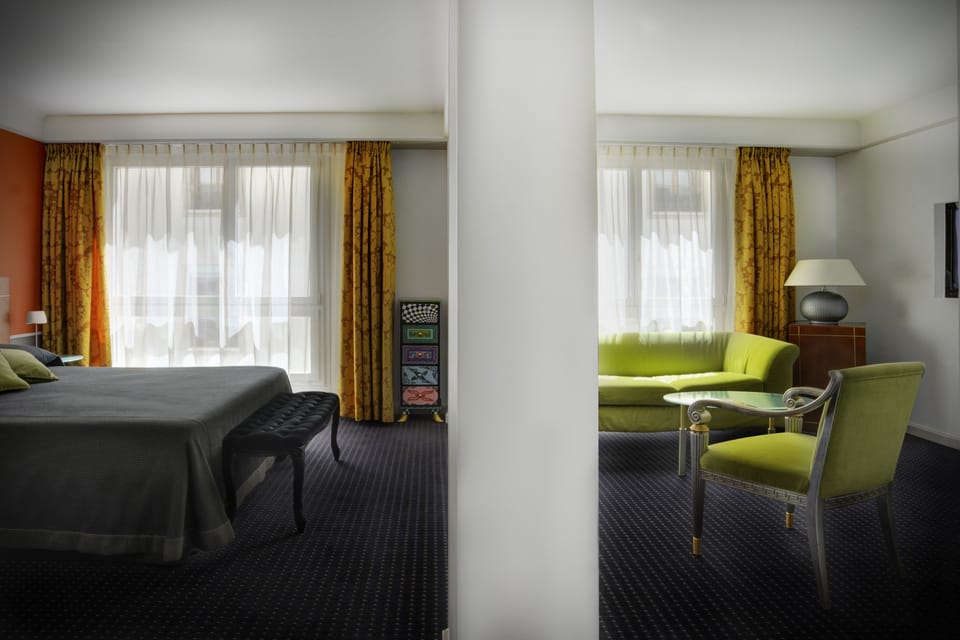 Junior Suite | Hypo-allergenic bedding, minibar, in-room safe, individually decorated