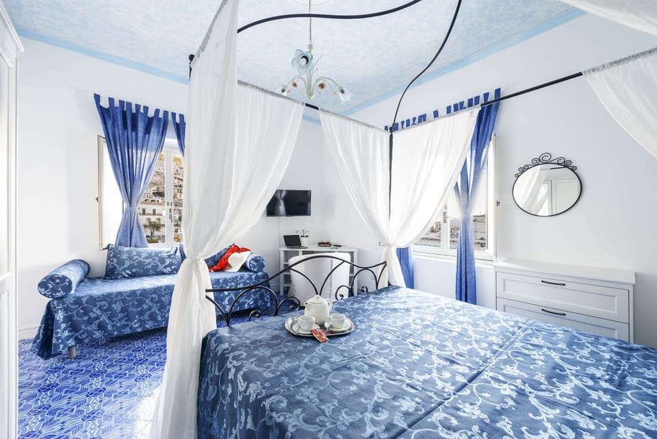 Apartment, 1 King Bed with Sofa bed, Sea View, Annex Building | Hypo-allergenic bedding available, down comforters, in-room safe, desk