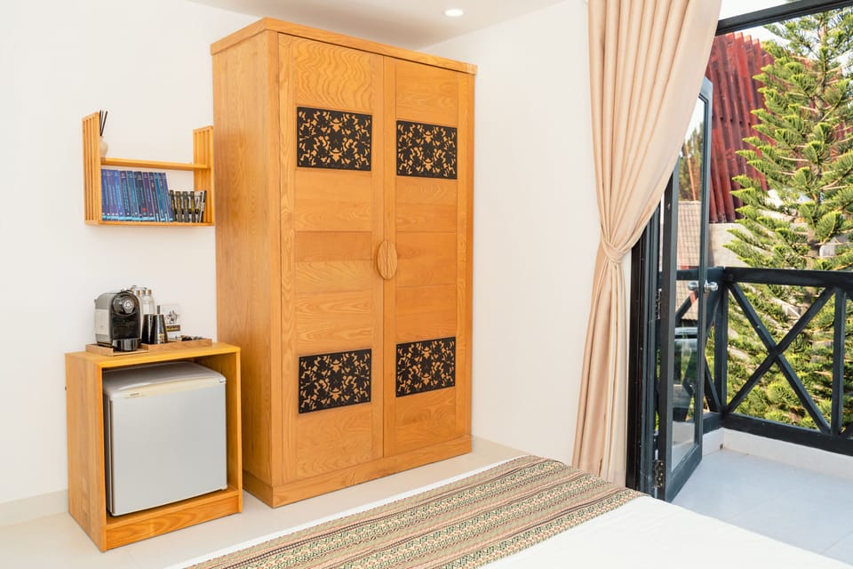 Minibar, in-room safe, desk, laptop workspace