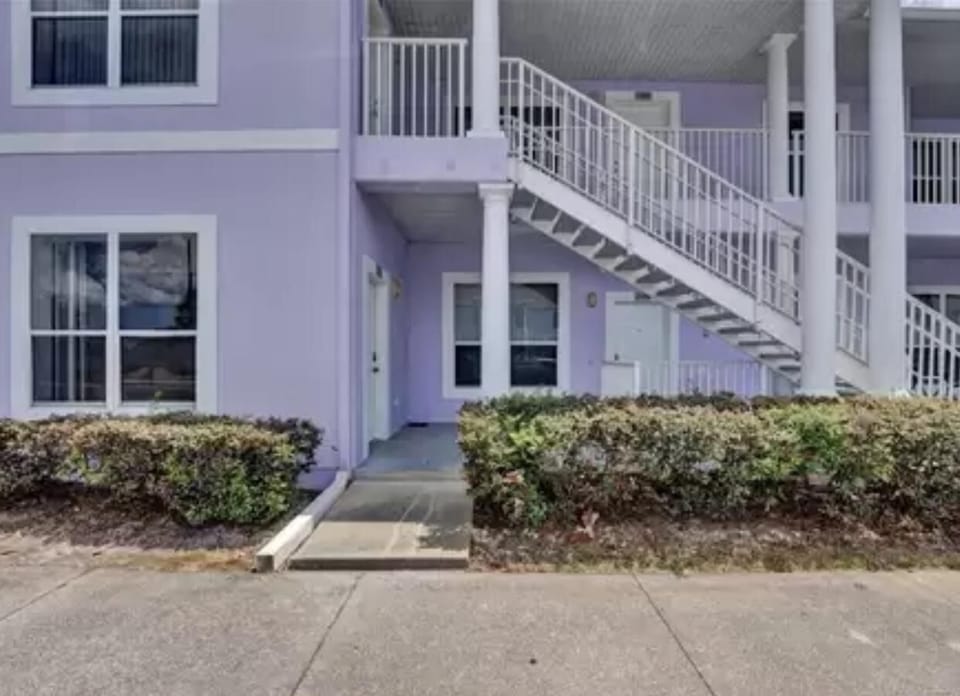 Condo (Huge screened patio that overlooks La) | Exterior