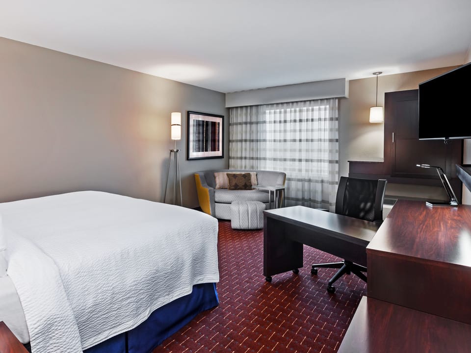 In-room safe, desk, laptop workspace, iron/ironing board